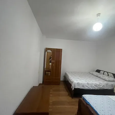 Apartment Apartment *